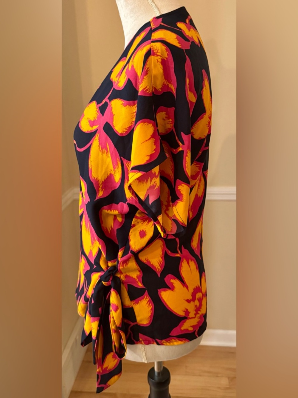 🏵️ Allison Joy Floral Wrap Top, Navy Pink & Orange V-Neck Tie Blouse, size M - Picture 4 of 10